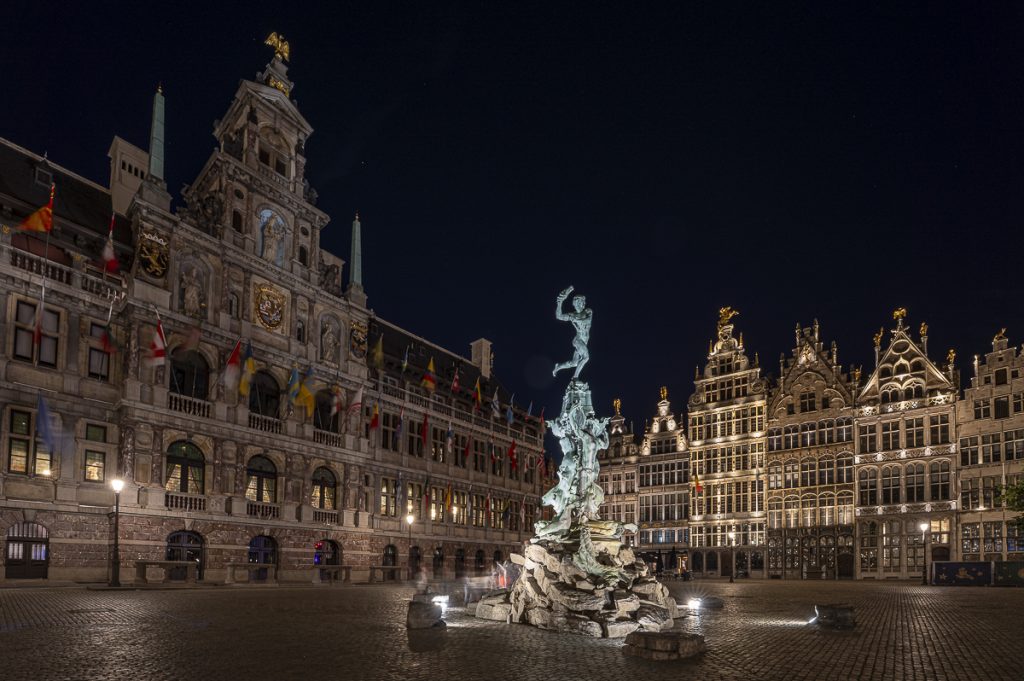 Grand place Anvers de nuit