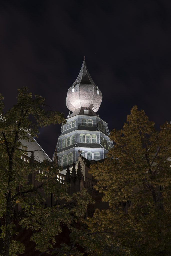 Tour Anvers la nuit